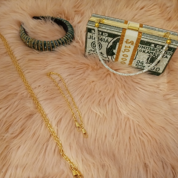 Matching Accessories Set - Picture 6 of 6